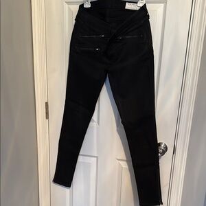 Black Skinny Pants with Zipper Details